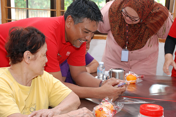Sime Darby Property brings CNY joy to elderly folks in 